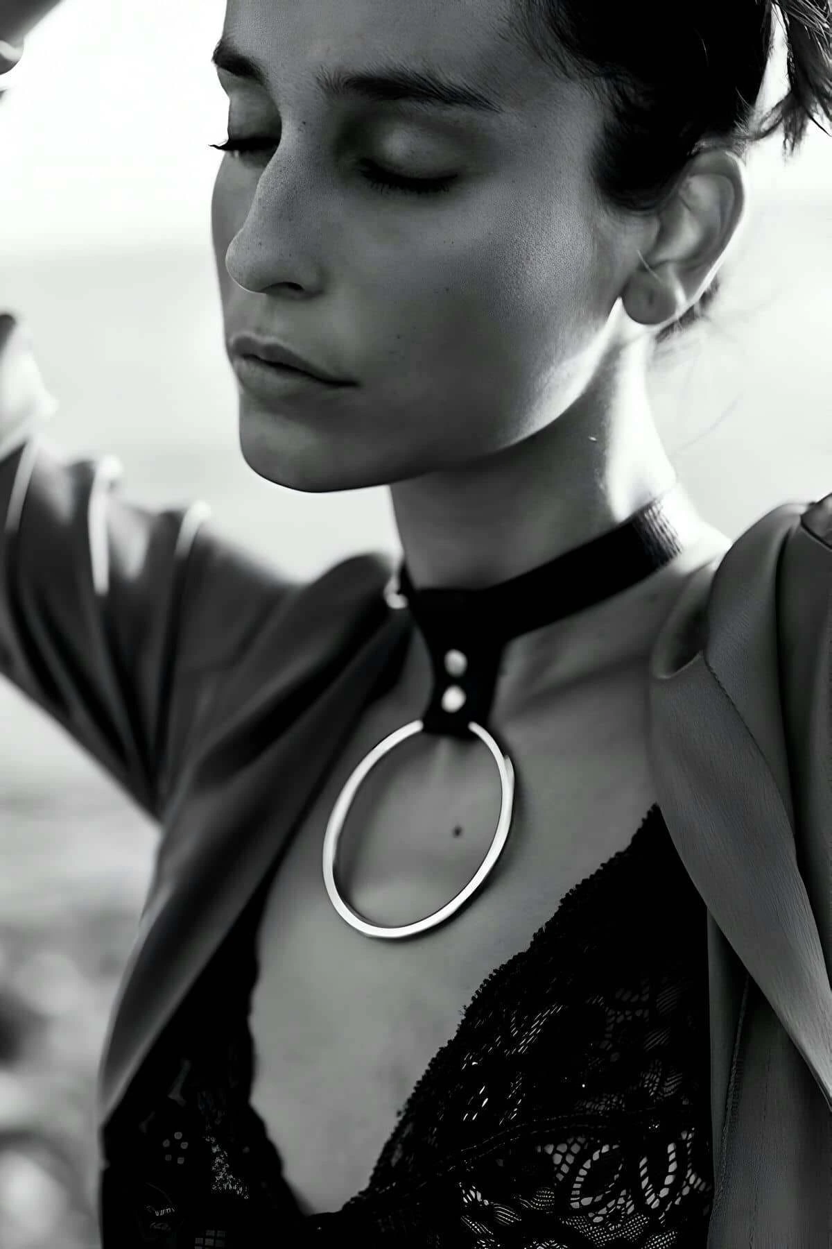 Büyük Halka Detaylı Şık Choker - APFT400