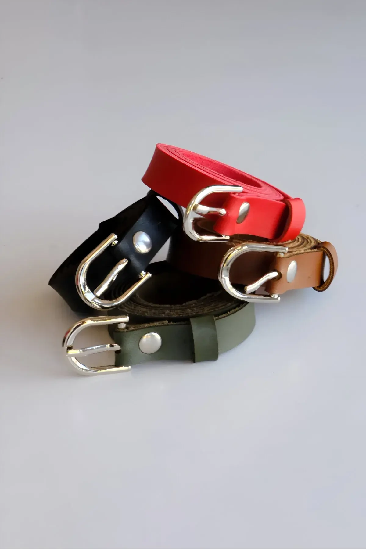 4'lü Kemer Takım, Siyah - Kırmızı - Haki ve Taba Kemer (Silver Aksesuar)