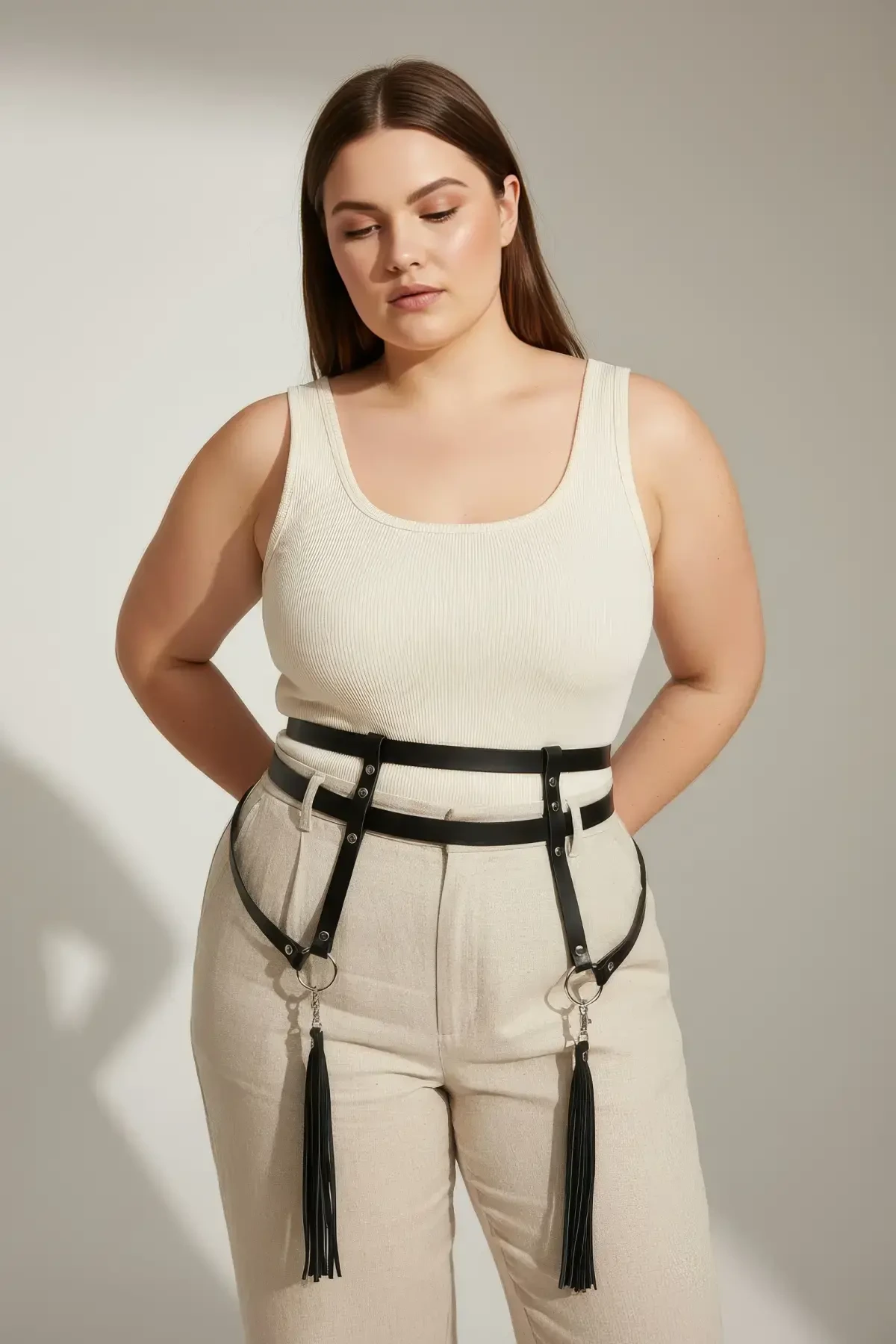 Büyük Beden Siyah Kadın Kemer Jartiyer Tarzı Püskül Detaylı Vücut Aksesuarı - APFT645