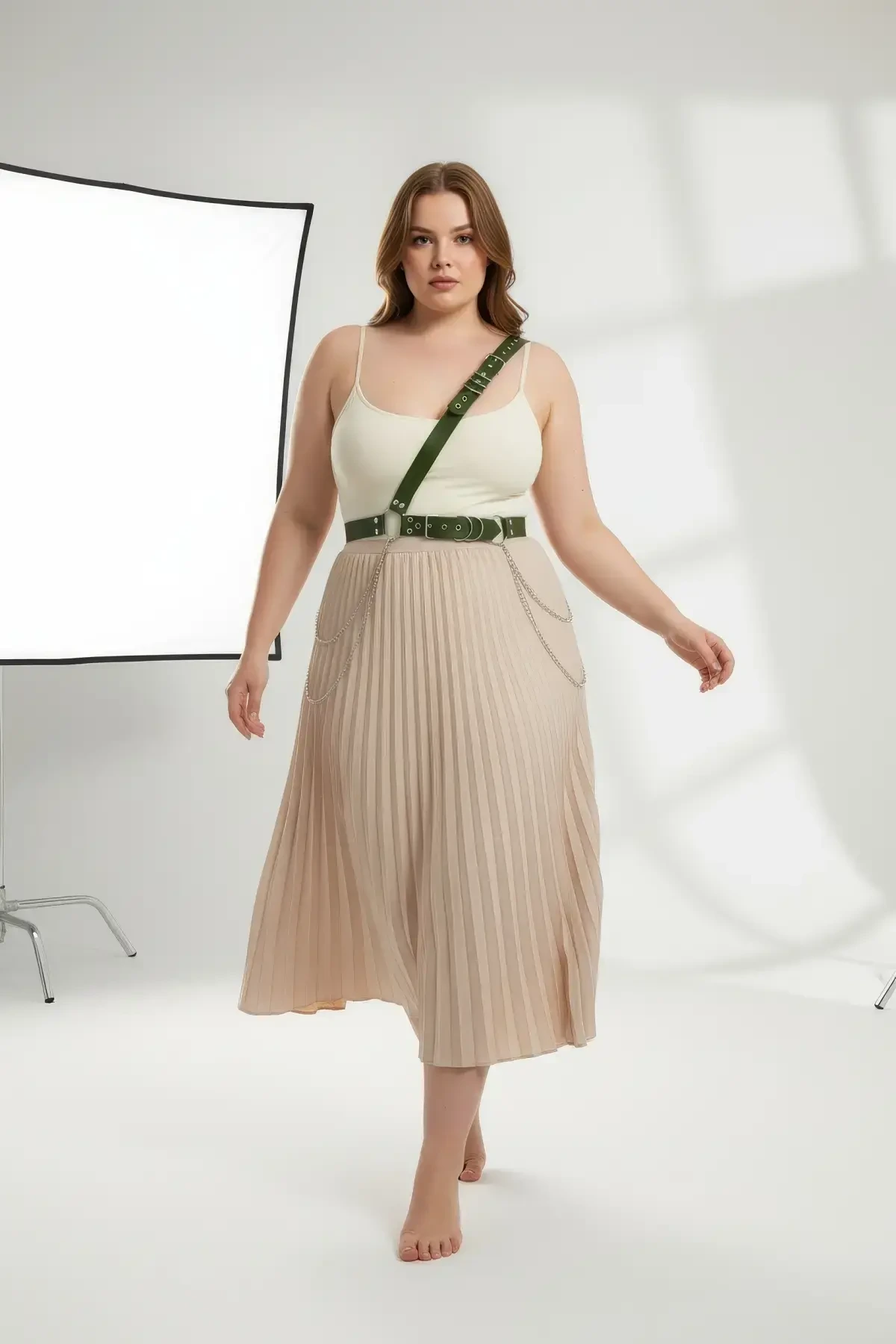 Büyük Beden Haki Kadın Deri Vücut Kemeri Zincir Detaylı - APFT813