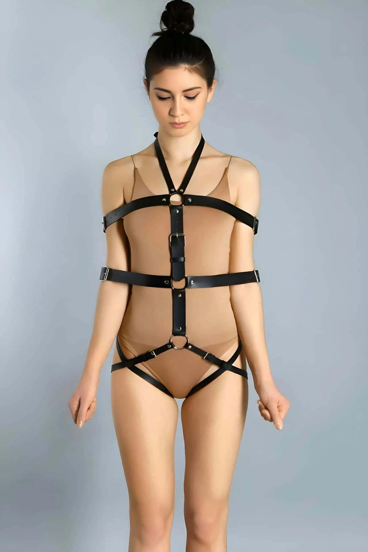 Full Body Harness with Detachable O-Ring Chain