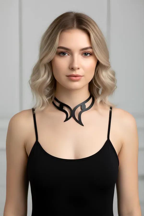 Sculpted Faux Leather Statement Choker