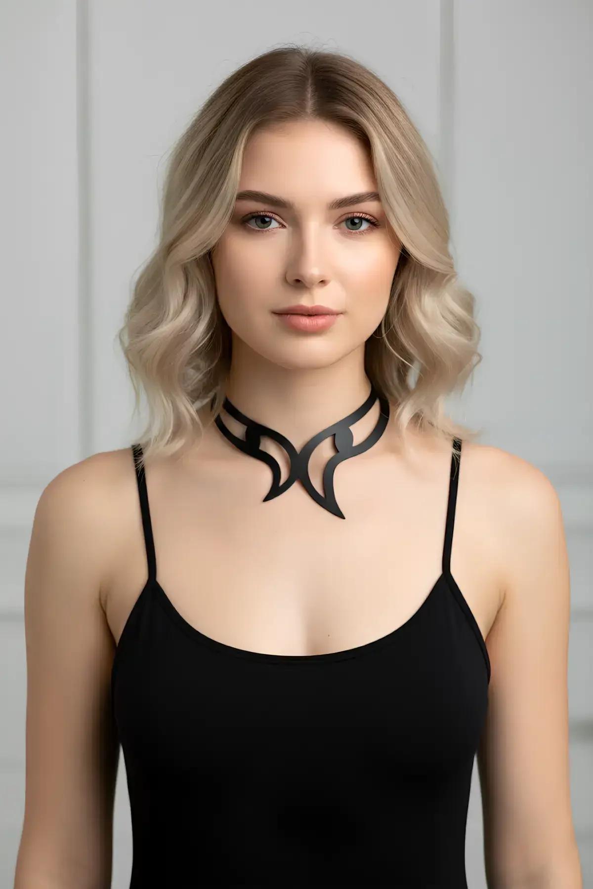 Sculpted Faux Leather Statement Choker