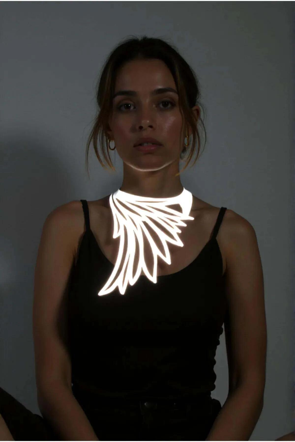 Reflective Wing Choker Necklace