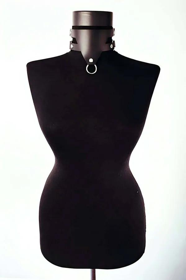 Wide Collar Choker with Front O-Ring and Studs