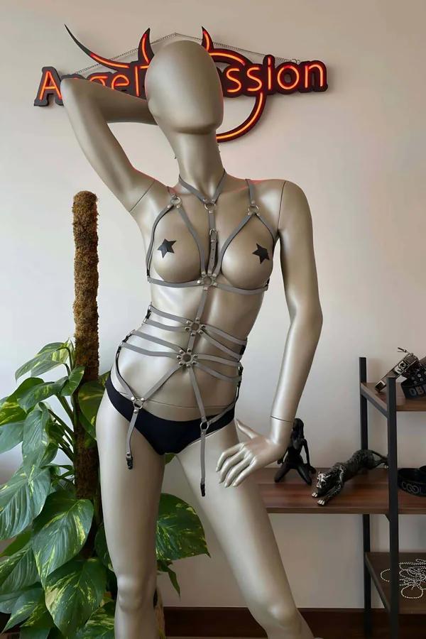 Reflective Body Harness with O-Ring Accents