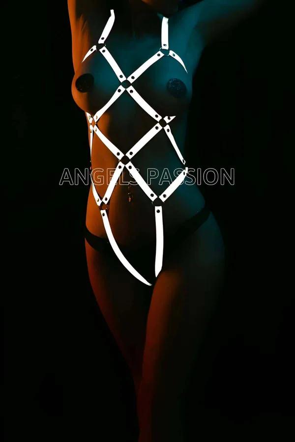 Reflective Full Body Harness with Geometric Straps