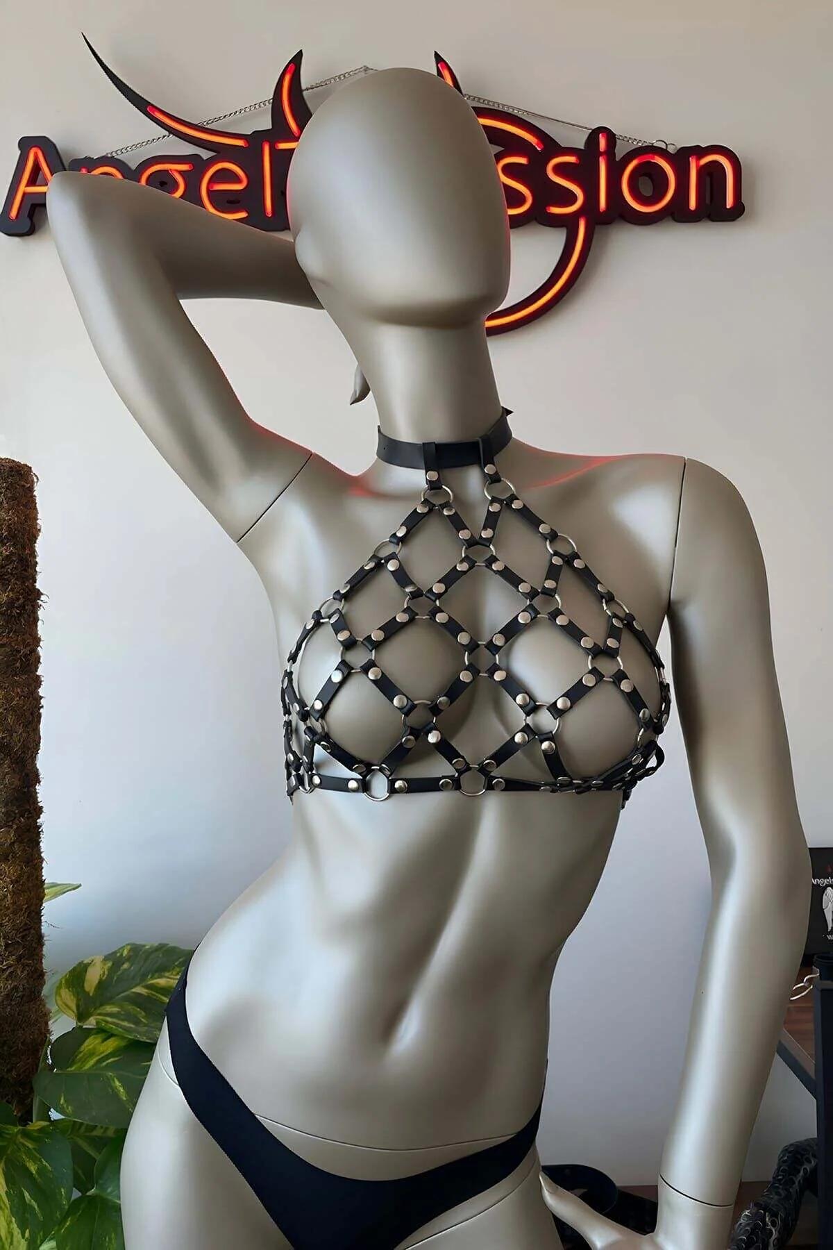 Cage Chest Harness with O-Ring Detail