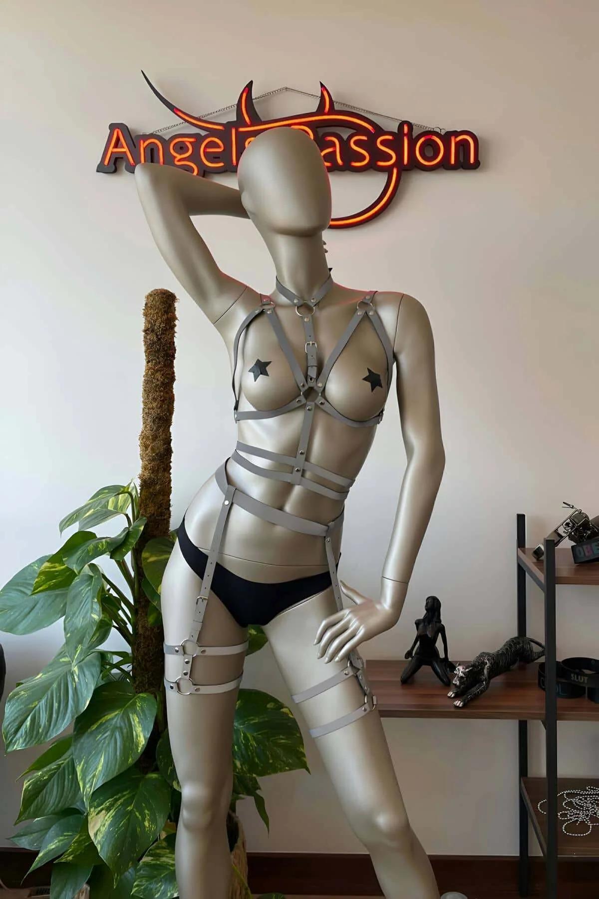 Reflective Full Body Harness with Leg Straps
