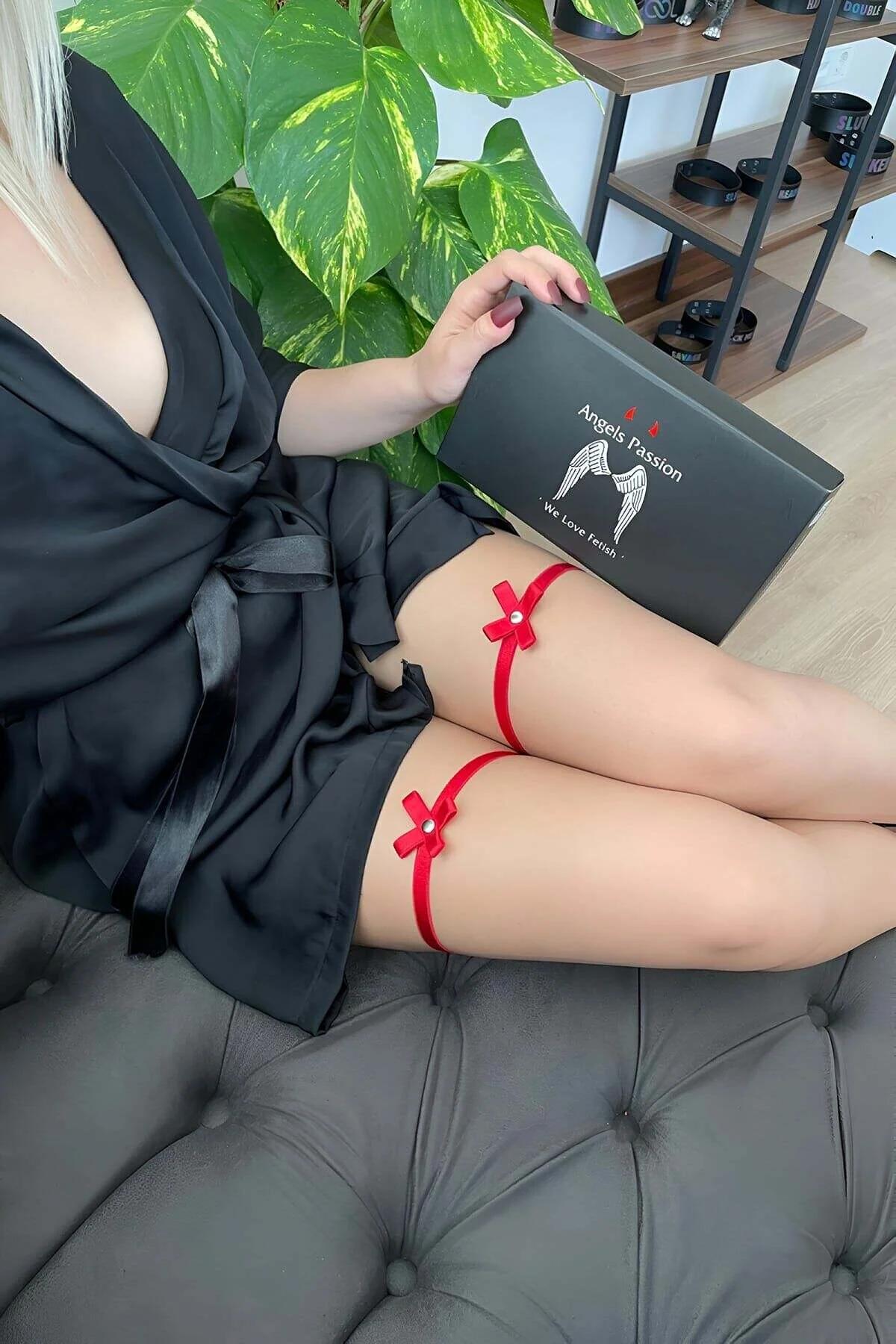 Red Bow Thigh Garter Set with Pearl Accent
