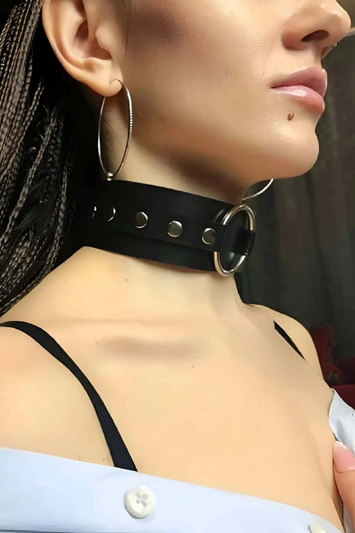 Wide O-Ring Faux Leather Choker Collar