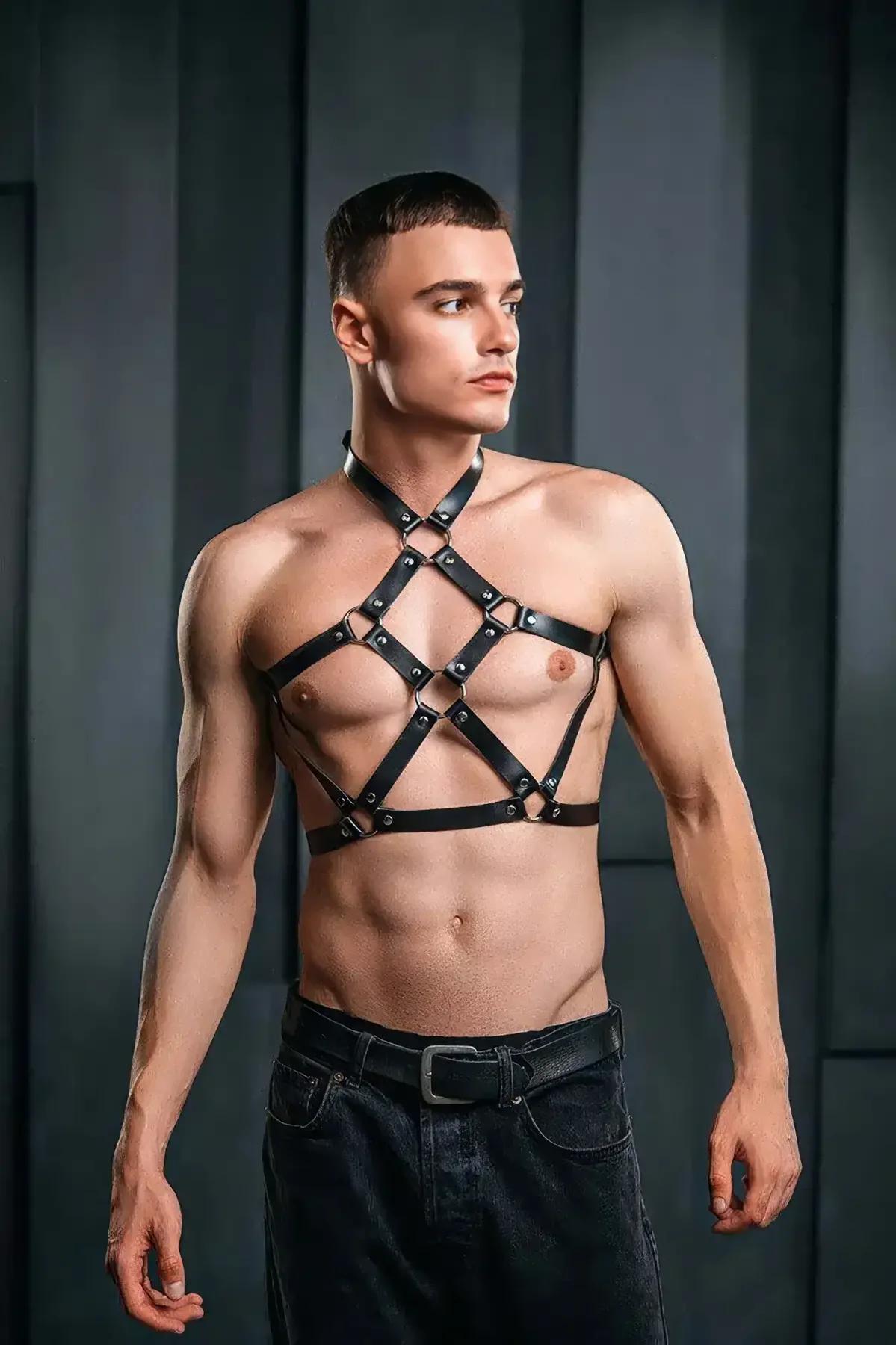 Strappy O-Ring Chest Harness with Cage Detail