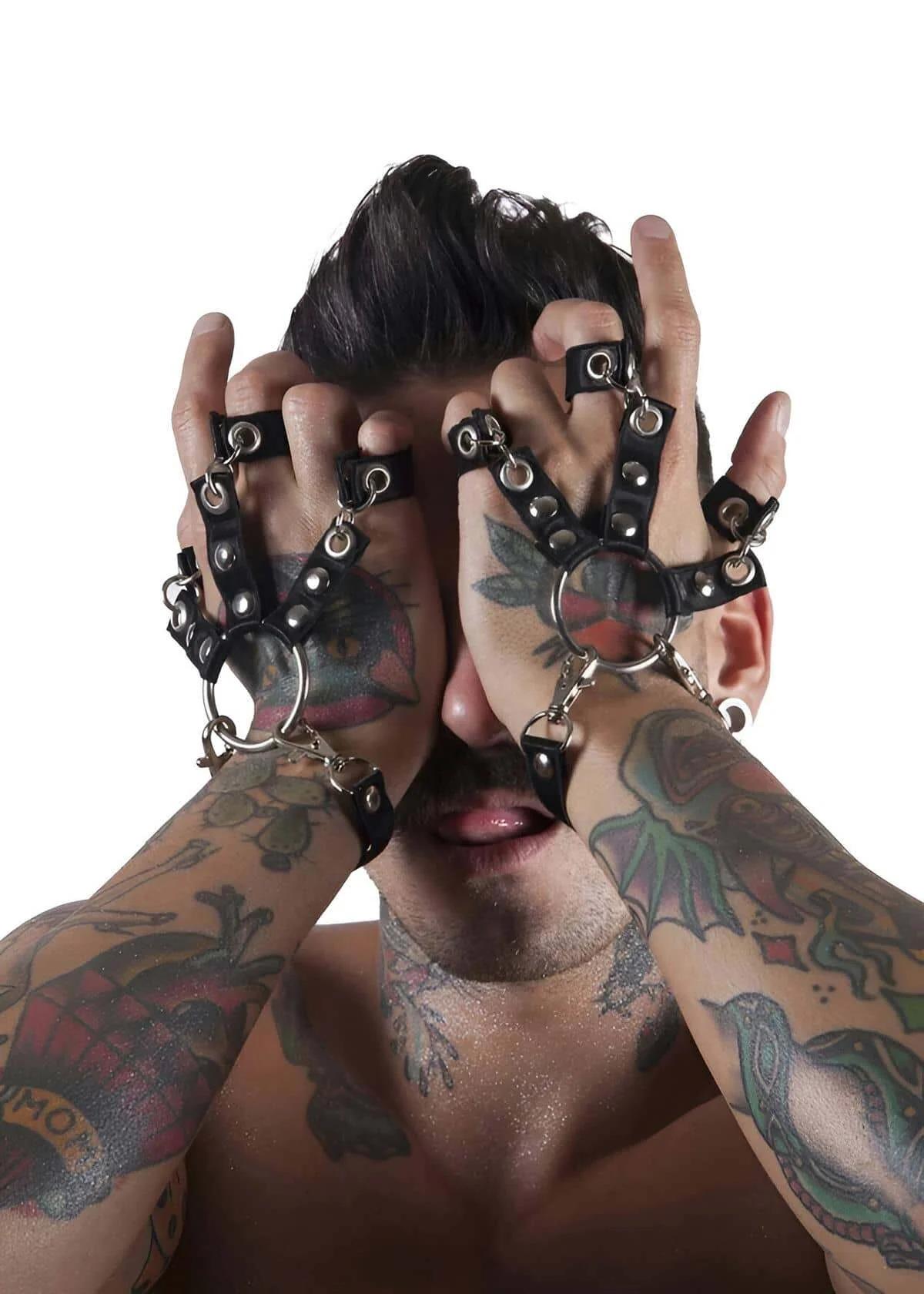 Hand Harness with O-Ring and Heart Charm