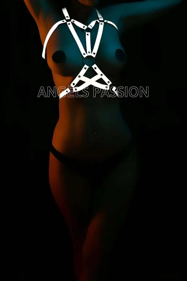 White reflective two-piece body harness set with geometric chest cage and X-cross waist band secured by silver rivets