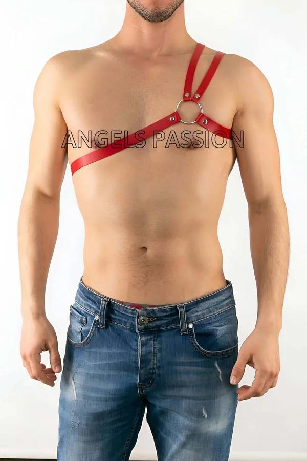 red faux leather single shoulder chest harness with silver O-ring and split double shoulder strap worn by male model