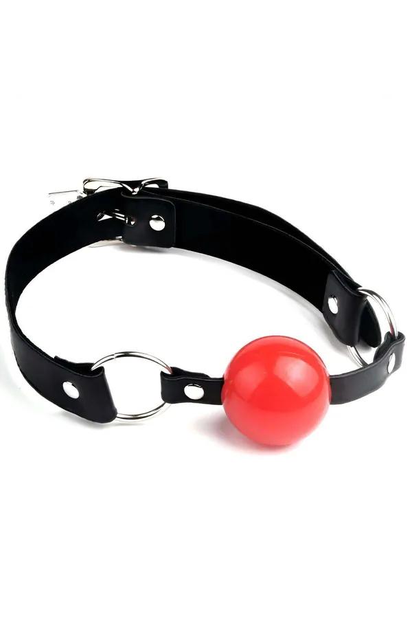 Kırmızı toplu siyah vegan deri choker aksesuar, gümüş O-halka ve metal toka detaylı, ayarlanabilir kayış